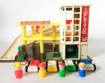 Vintage Fisher Price Parking Ramp Service Center 930, Play Family Little People Parking Garage, Elevator Action Garage, Toy Cars Ramp Toy