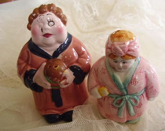 Vintage SALT & PEPPER SHAKERS