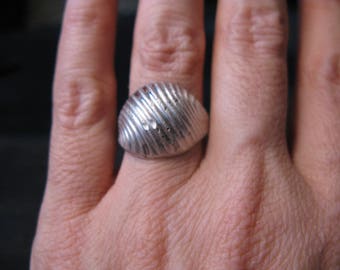 Dome ring Espo sterling shell design, estate sale jewelry, rings size 8, dented reduced