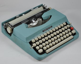 Chevron 63 Working Typewriter, Portable Typewriter, Vintage Typewriter, Blue Typewriter, Manual Typewriter, Retro Typewriter
