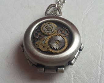 Steampunk Jewelry Necklace / Steampunk Locket 'Time of Hearts'