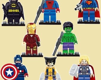 Marvel/DC Superhero figures - 8 characters available (inc. accessories) - Discount for full set