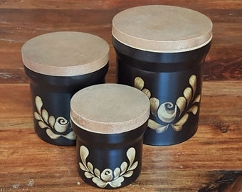 Trio of Denby 'Bakewell' storage jars, small, medium and large. 1980's British stoneware in immaculate condition. Vintage ceramics, England