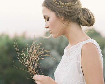 Delicate feather motif wedding comb "Morgan"