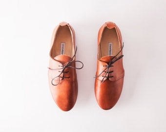 The Oxford Shoes | Tan Brown Ankle Shoes | Minimal Chic Style | Women's Leather Shoes in Cognac Brown