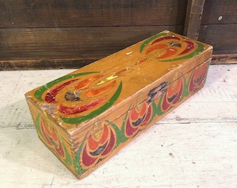 Folk Art Wood Box, Farmhouse Antique, Primitive Antique, Dove Tail Corner Joints, Colorful Stenciled Box, Vintage Wooden Box, Antique Box