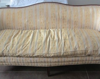 LOCAL PICK UP only in Rochester, Mn Beautiful Antique Classic Design French Styled Settee or Sofa Down Filled Cushion On Seating Area