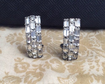 Kramer signed Curved Clip on Earrings Rhinestone Baguettes Prong Set