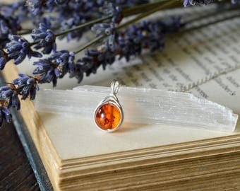 Amber Necklace 925 - Wire Wrapped Pendant - Clears The Mind and Eases Stress - Sterling Silver Amber - The Ivy Bee