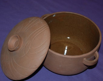 Handcrafted Pottery With Lid Pot Bowl 6"D x 5.5"H Casserole Serving Dish Cookware