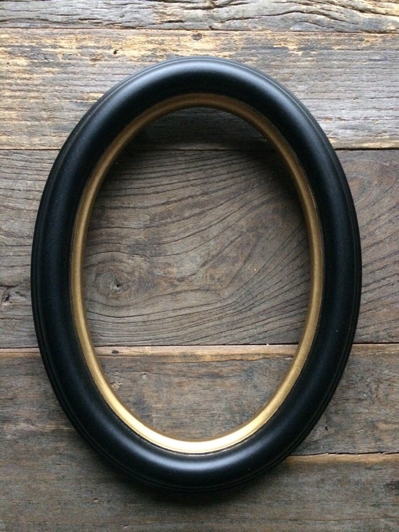 Custom Black Oval frame 5X7 MATTE BLACK for by SilhouettePainting