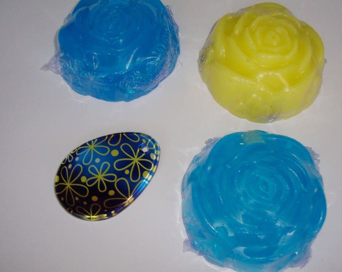 Blue Yellow Exclusively Designed Easter Gift Set, Luxury Floral Scented Soaps, Handmade Blue Glass Decorative Egg, Easter Hostess Party Gift