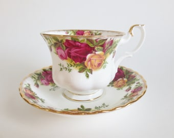Royal Albert Old Country Roses Teacup and Saucer, Vintage Royal Albert Teacup, Bone China Made in England, Gift for Tea Lover, Tea Party