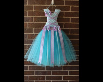 Blue & lavender tutu bow holder. Hair clip holder. Headband holder. Customized tutu bow holder. Cute Christmas, birthday, baby shower gift