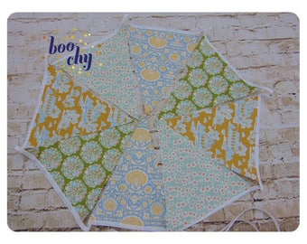 Green and mustard Bunting