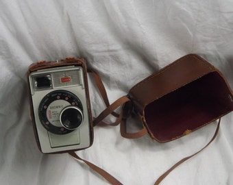 Vintage Kodak Brownie 8 Movie Camera 1/2.7 in Original Box