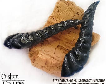 Larp-proof horns. No elastic band!