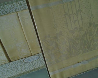 Damask tablecloth x 4 napkins