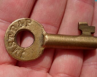 Vintage Obsolete Brass RAILROAD KEY ~ CMSTP&P Chicago Milwaukee St. Paul and Pacific ~ Milwaukee Road