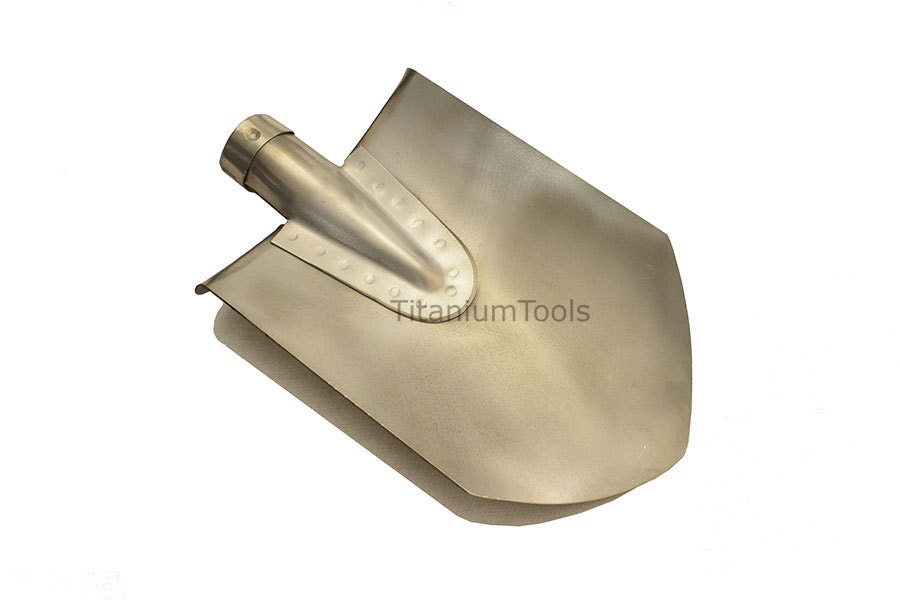 Titanium roundpointed shovel without handle medium size.