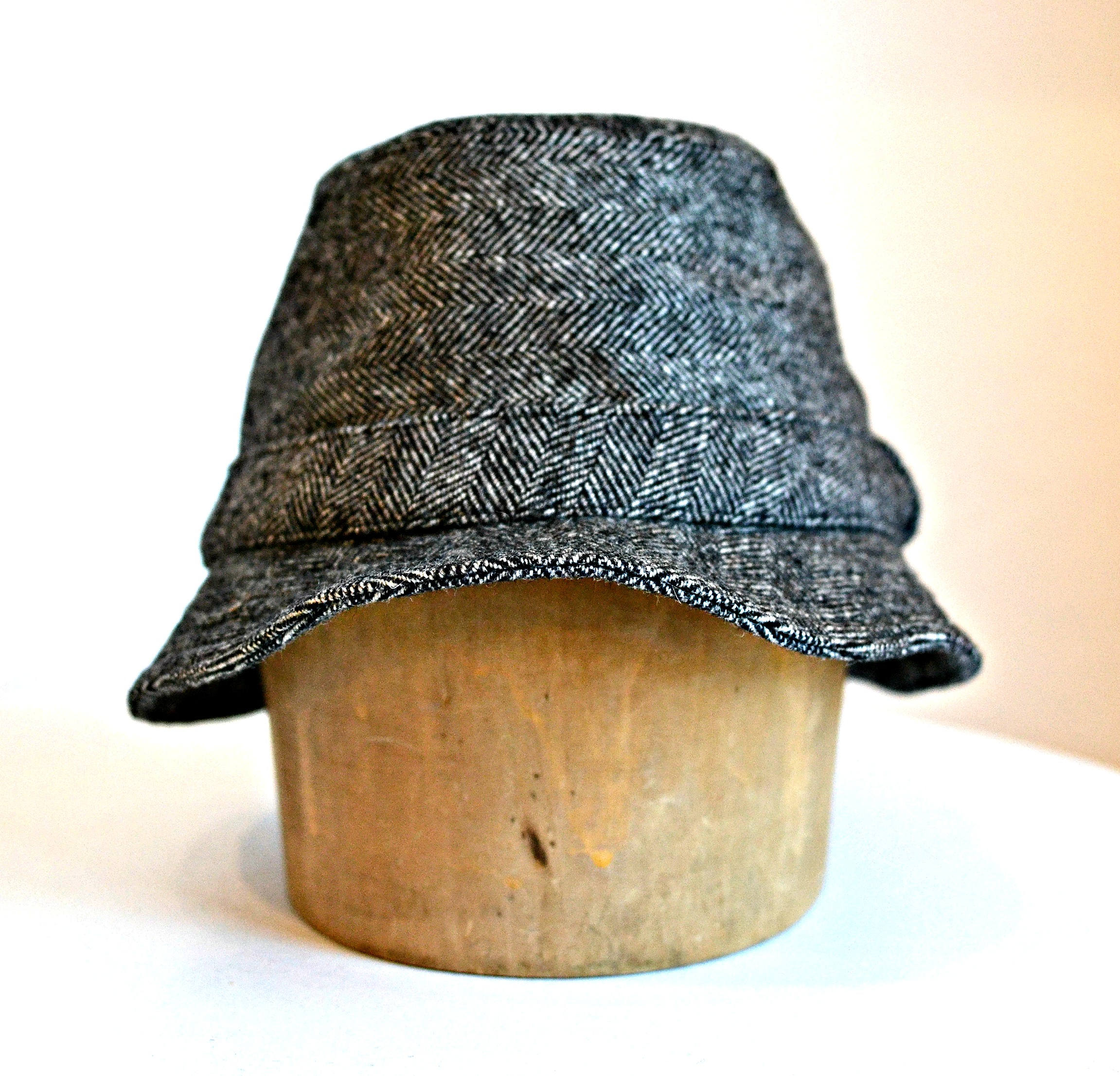 Irish Walking Hat in Black and White Herringbone Wool Size