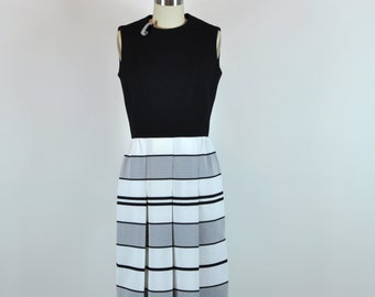Ebony Striped Mod Sleeveless Dress 26 Waist Size Small