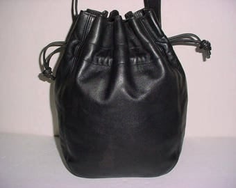 Sizzling Summer Sale Coach Bag~Coach~Coach Bucket Bag~Black Coach~Tote~ Cross Body~ Bucket Bag Handbag