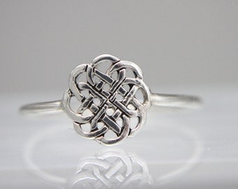 Sterling Silver Round Celtic Knot Ring, Nicely Sized for finger, women, Irish, Celtic, Statement