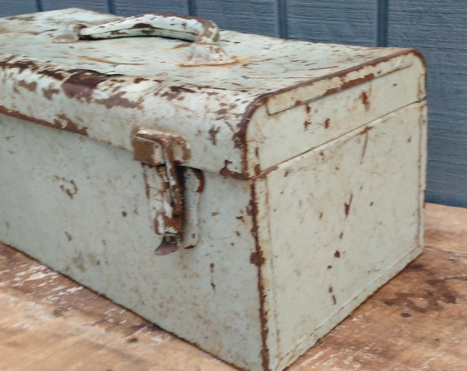 Vintage Tool Box - Shabby Tool Box