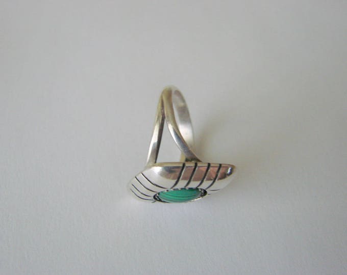 Vintage Artisan Southwestern Sterling Malachite Ring / Size 4.75 / 3.5 Grams / Jewelry / Jewellery