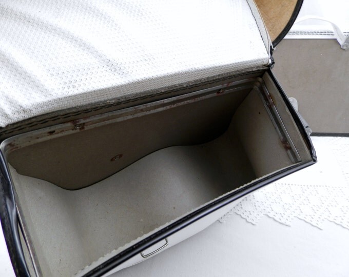 2 Vintage French Mid Century Black and White Bicycle Panniers, Saddle Bags, Vespa, Bike, Moped, Collectible, 1960s, 1970s, Cycle Bags, Retro 2 Vintage French Mid Century Black and White Bicycle Panniers, Saddle Bags, Vespa, Bike, Moped, Collectible, 1960s, 1970s, Cycle Bags, Retro