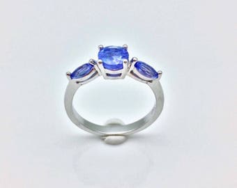 Tanzanite Ring // 925 Sterling Silver // 3 Stone Setting // Purple Tanzanite Ring