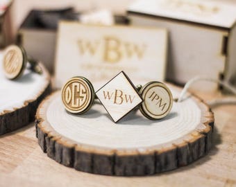 Personalized cufflinks as groomsmen gift / wedding party gift / groomsman gift. Cufflinks for groomsmen personalized gift as best man gift