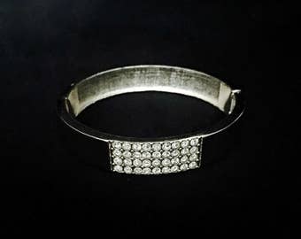 Sliver and Rhinestone Clasp Bracelet GJ2506