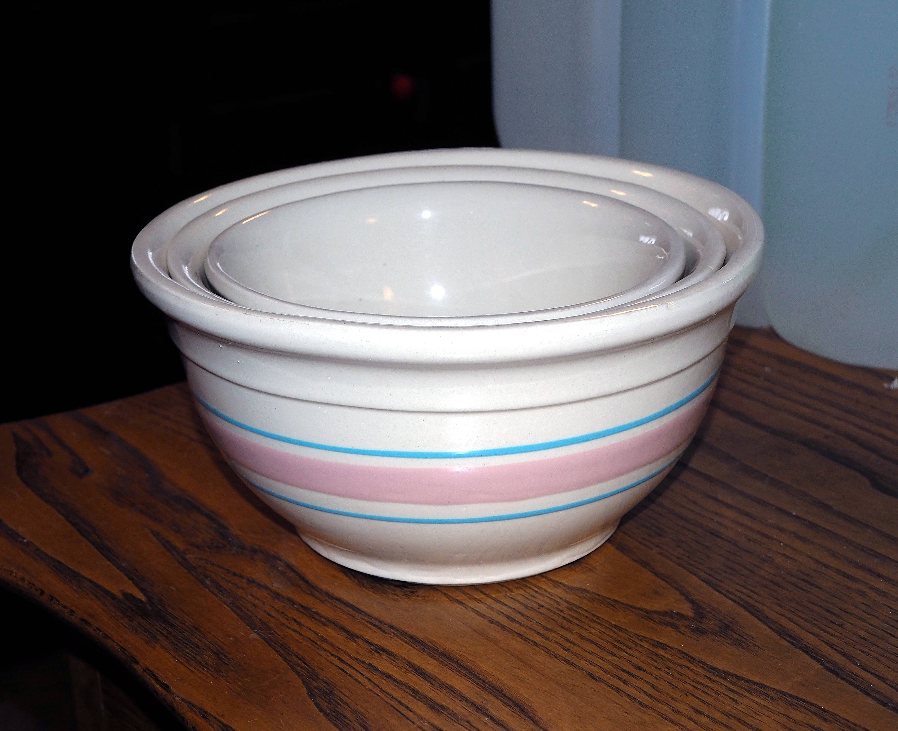 McCoy Stonecraft Bowls Nested Set of 3 Sizes 8 7 6 Pink