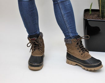 Beige and Black Leather and Rubber Snow Boots Size UK 4.5, US 7, EU 37.5