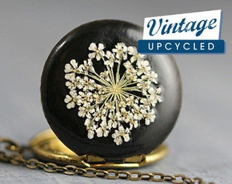 Flower Dreams - genuine vintage locket. Black enameled with real Queen Annes Lace. Small locket. Bridesmaid. Locket necklace for her.