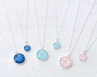 Compass Necklace, Wanderlust Necklace, Traveller Jewelry, Graduation Gift, Traveller Gift, Compass Pendant, Wanderlust Jewelry, Gift for Her