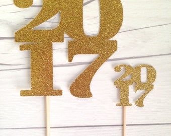 Glittery 2017 / High School Graduation / College Graduation / Gold Graduation Year / Graduation Mason Jar Vase/ Graduation Table Numbers