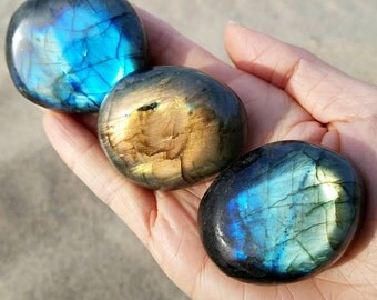 Labradorite Flashy Palm Stone - Medium Polished Palmstone Firey Flash - Aura Protection - Sweet Dreams Crystal - Empath Grid