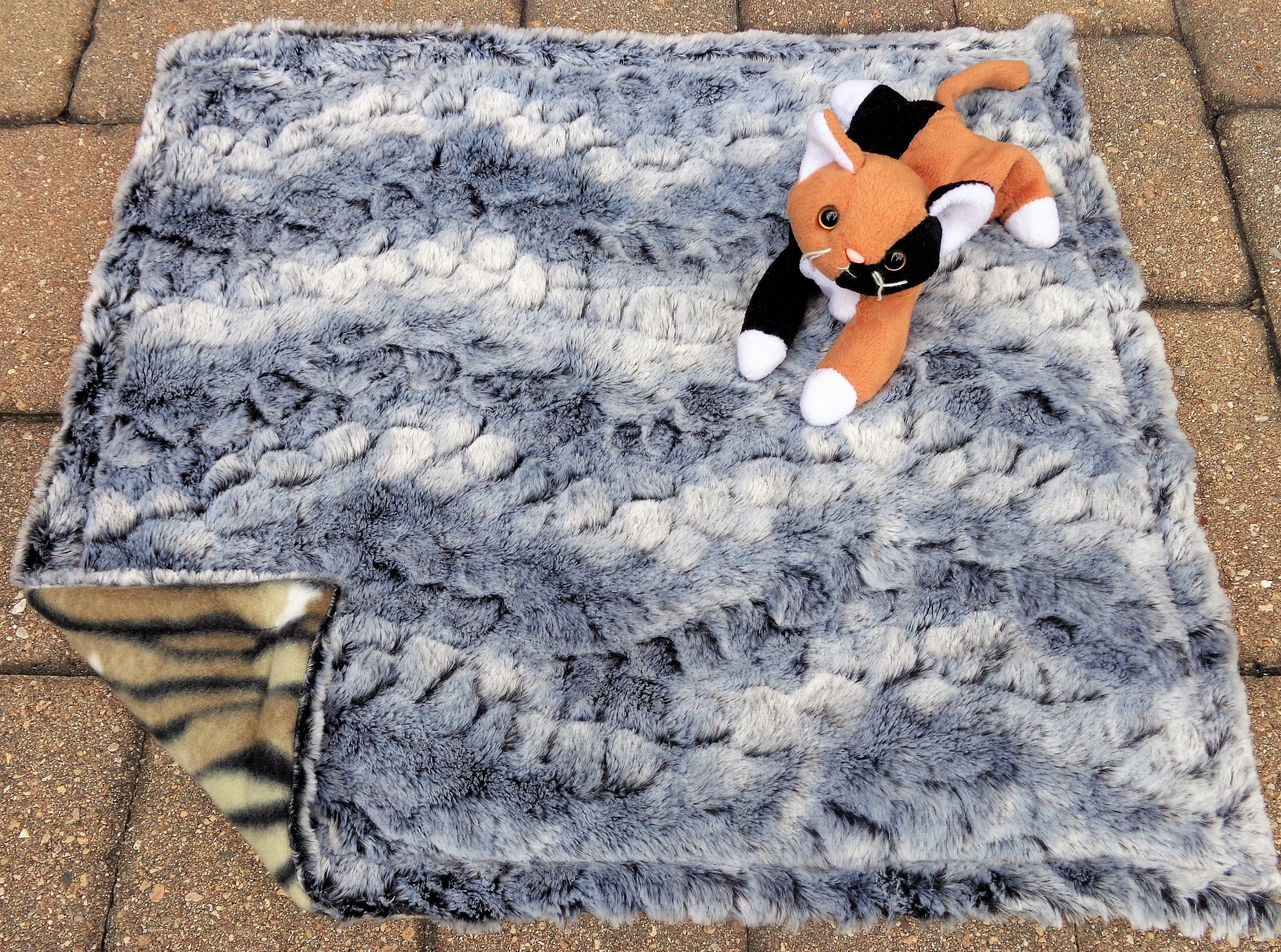 Faux Fur Cat Mat Catnip Blanket Soft Reversible Refillable