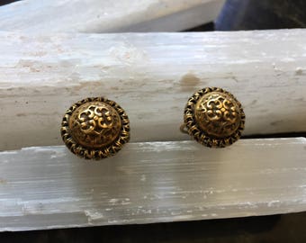 Estate Vintage "Accesocraft NYC" Ornate Gold Tone Screw Back Earrings Item # (62)