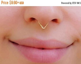SALE - Triangle Septum nose ring, Septum Ring Gold, Gold septum, Septum, chevron septum, Septum Piercing, Septum Nose Ring, Gold Septum