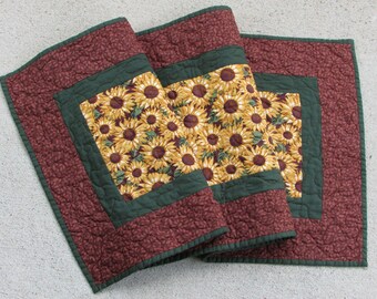 Fall Table Runner with Sunflowers / Sunflower Table Runner / Fall Table Runner / Fall Table Topper / Fall Decor / Sunflowers / Harvest Decor