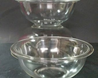 Pyrex clear mixing, nesting bowls. Set of 3.