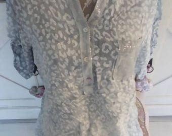 Gray and white 3/4 sleeves blouse