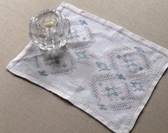Vintage swedish embroidered linen