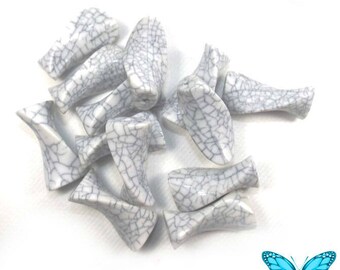 5pcs Grandes Perles Torsadées Blanches 35mm x 17mm x 18mm en Acrylique de type craquelé