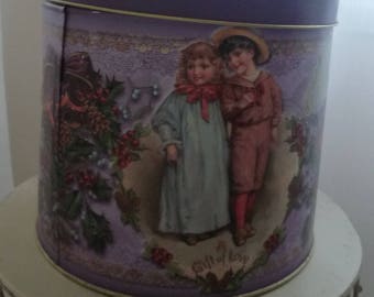 Box round Christmas decorated metal