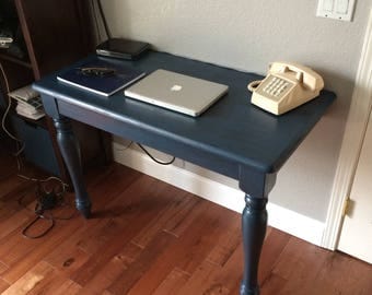 Wall mounted desk